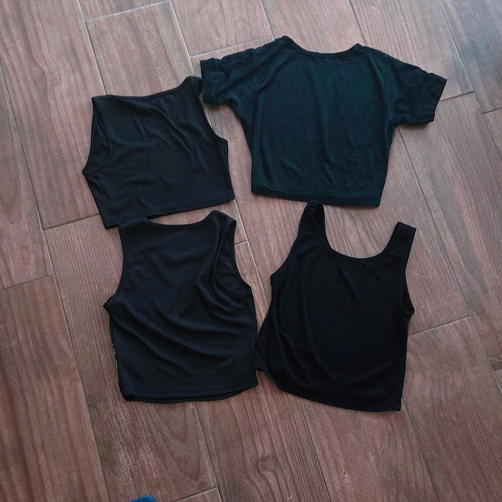 Black Graphic Crop Tops Set - Picture 2 of 2